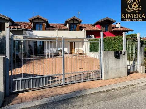 casa indipendente in vendita a Divignano