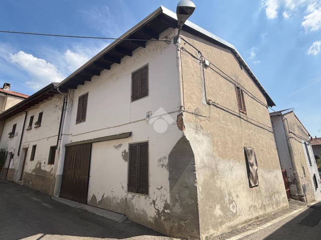 appartamento in vendita a Divignano