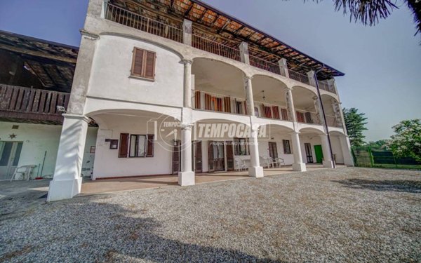 casa indipendente in vendita a Divignano