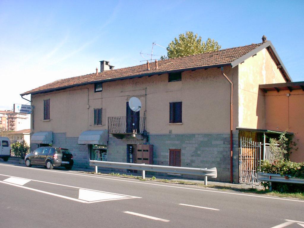 casa indipendente in vendita a Dormelletto