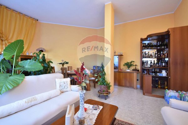 casa indipendente in vendita a Dormelletto