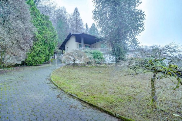 casa indipendente in vendita a Dormelletto