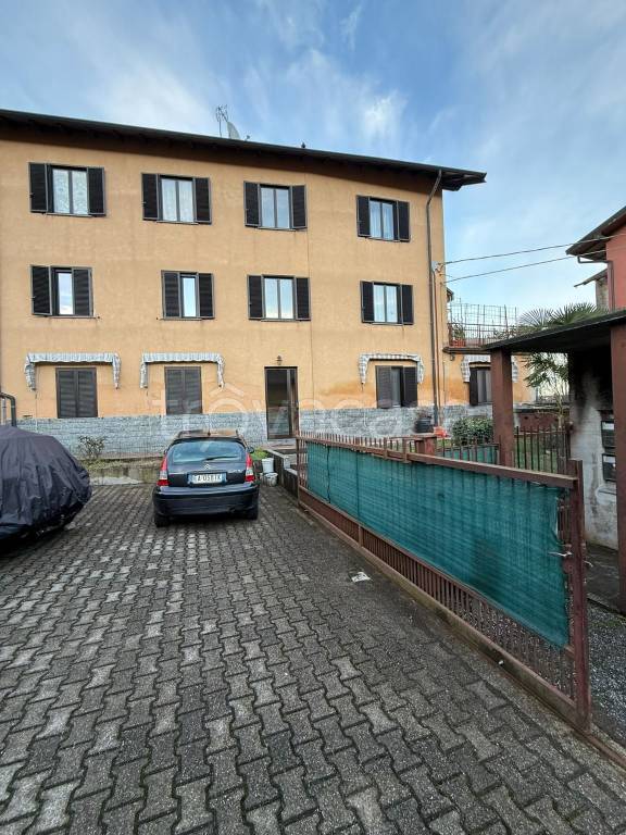 appartamento in vendita a Dormelletto