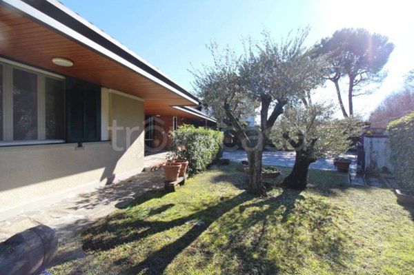casa indipendente in vendita a Dormelletto