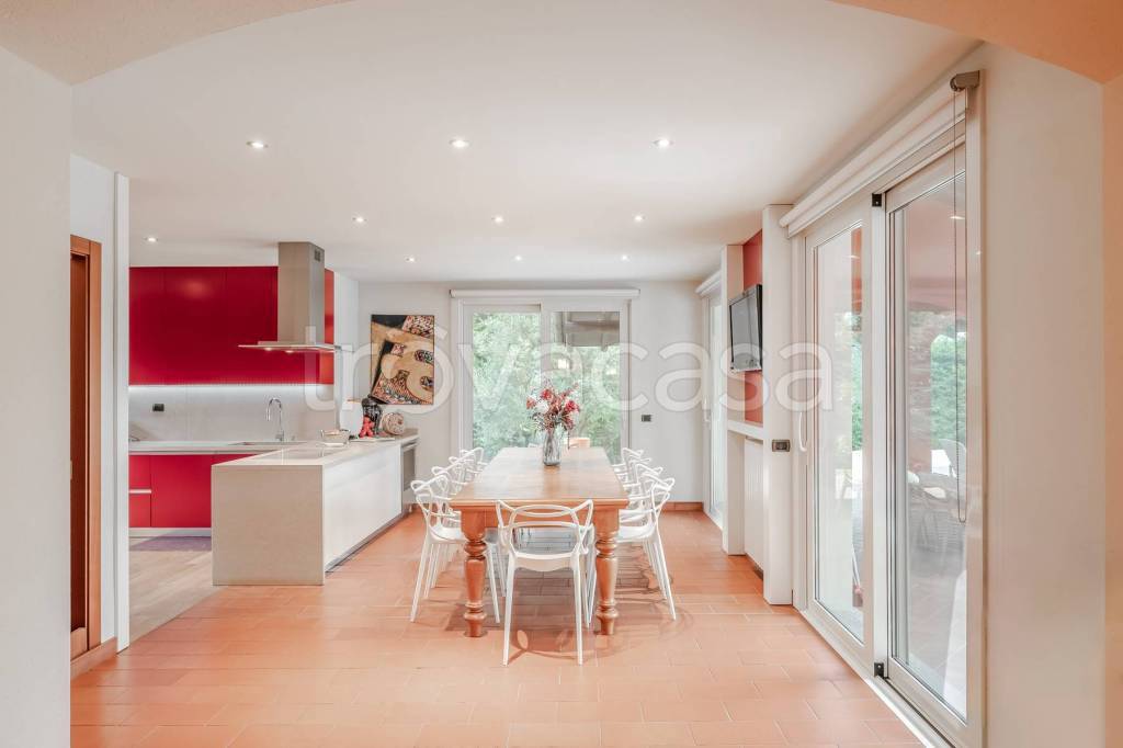 casa indipendente in vendita a Dormelletto