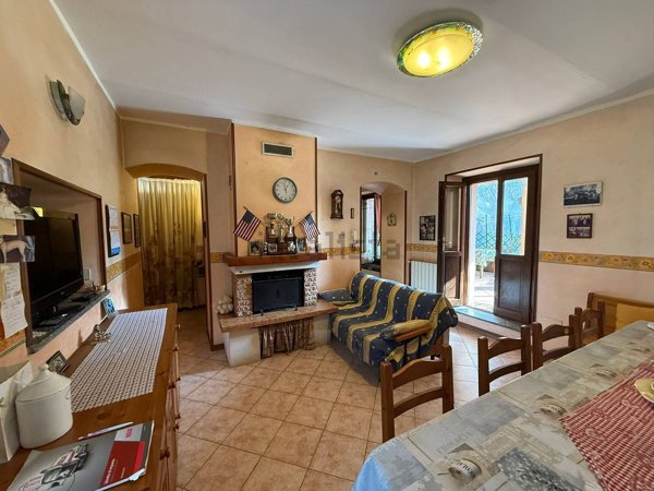 casa indipendente in vendita a Dormelletto