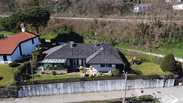 casa indipendente in vendita a Dormelletto