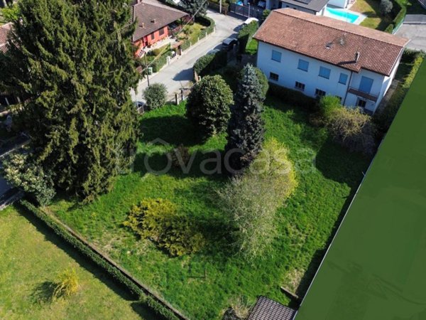 casa indipendente in vendita a Dormelletto
