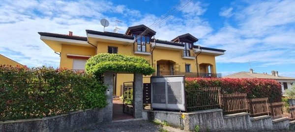 appartamento in vendita a Dormelletto