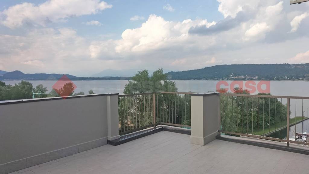 appartamento in vendita a Dormelletto