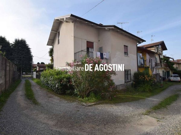casa indipendente in vendita a Dormelletto