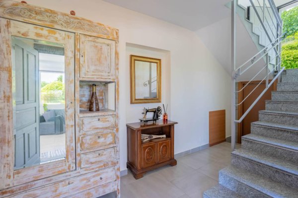 casa indipendente in vendita a Dormelletto