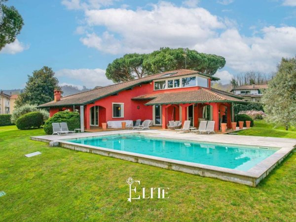 casa indipendente in vendita a Dormelletto