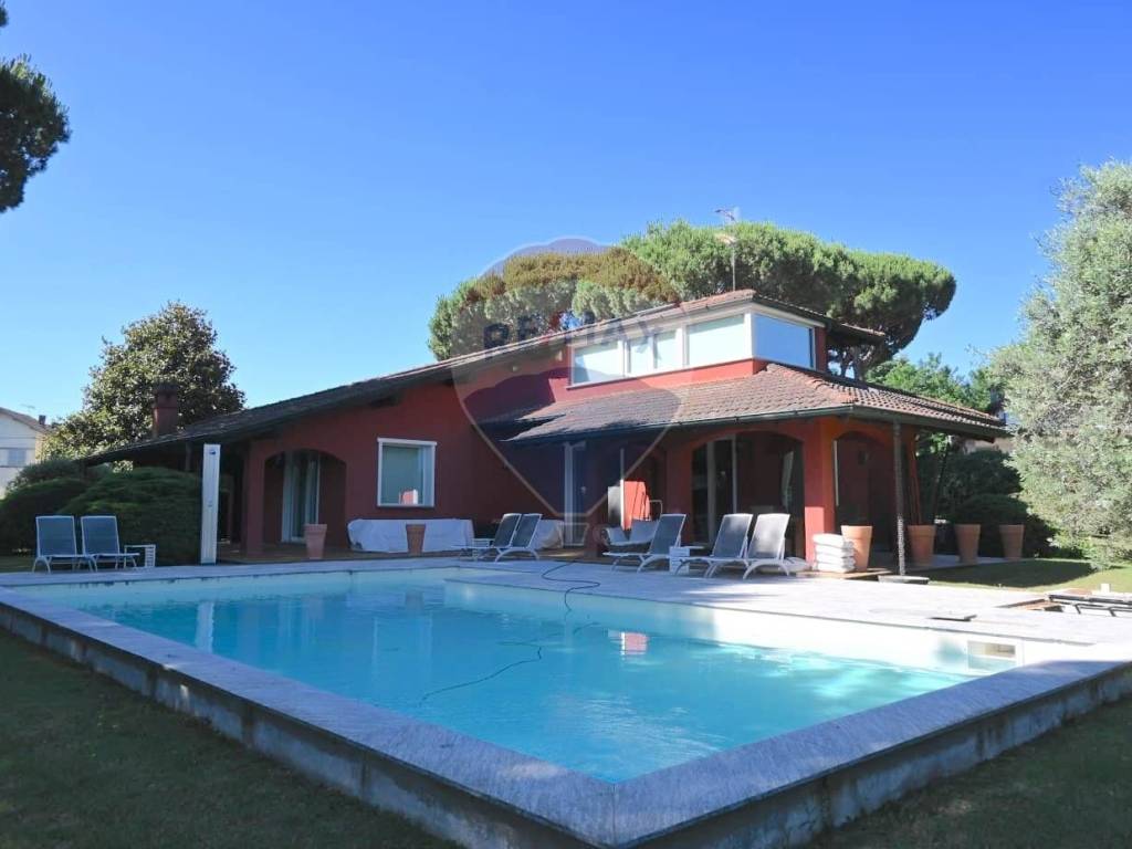 casa indipendente in vendita a Dormelletto