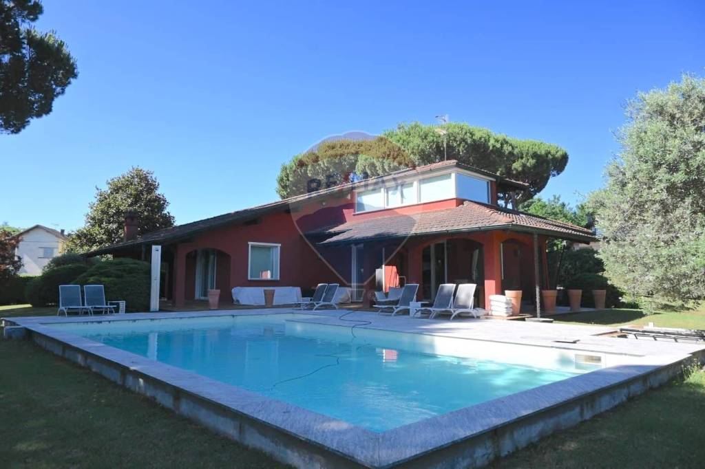 casa indipendente in vendita a Dormelletto