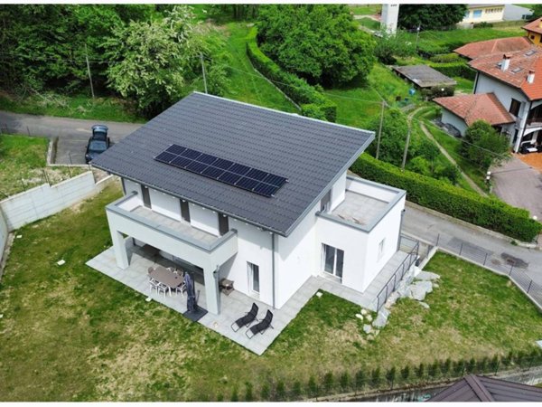 casa indipendente in vendita a Dormelletto