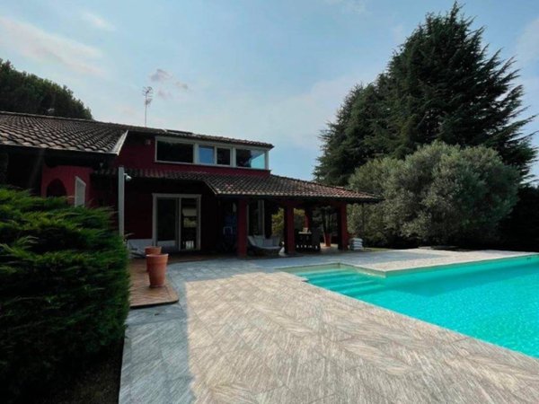 casa indipendente in vendita a Dormelletto