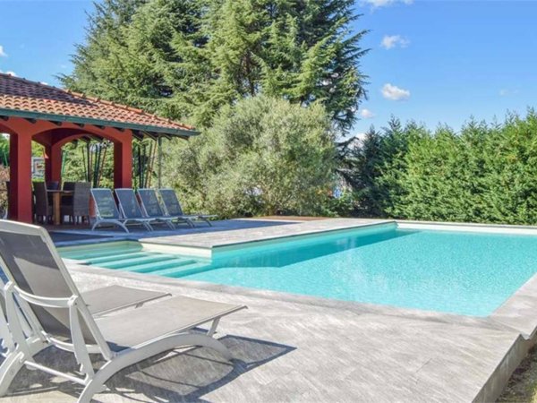 casa indipendente in vendita a Dormelletto