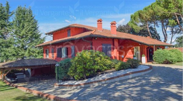 casa indipendente in vendita a Dormelletto