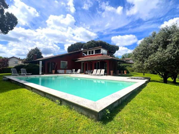 casa indipendente in vendita a Dormelletto