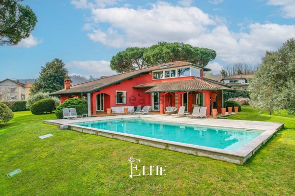 casa indipendente in vendita a Dormelletto
