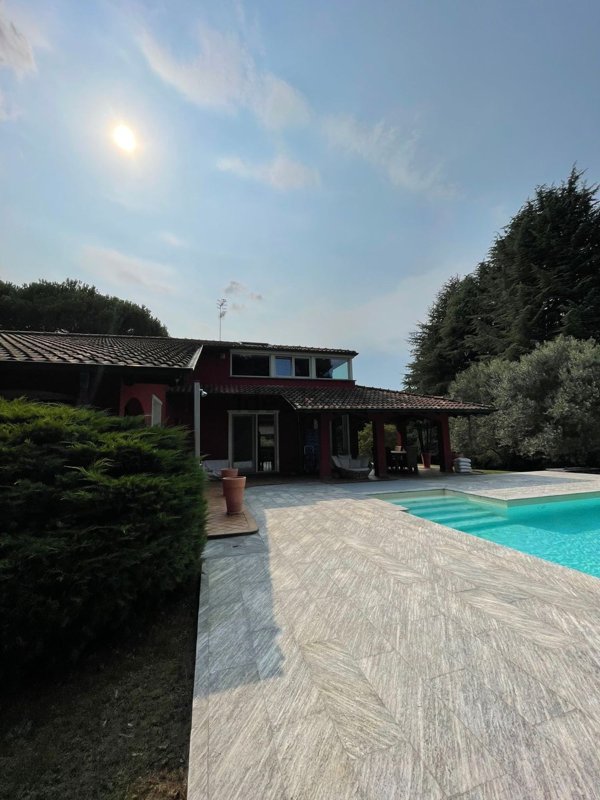 casa indipendente in vendita a Dormelletto