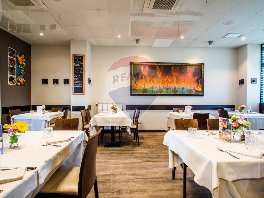 negozio in vendita a Dormelletto