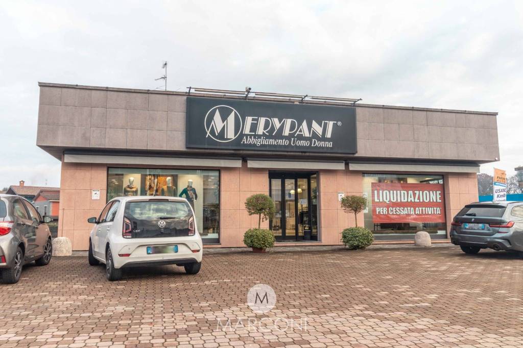 negozio in vendita a Dormelletto