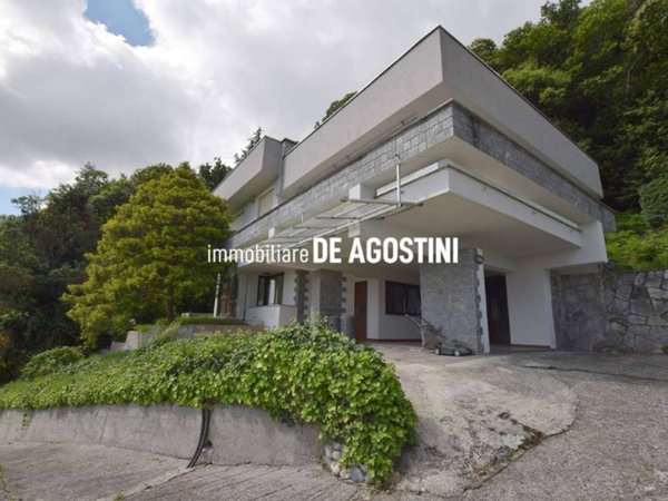 casa indipendente in vendita a Dormelletto