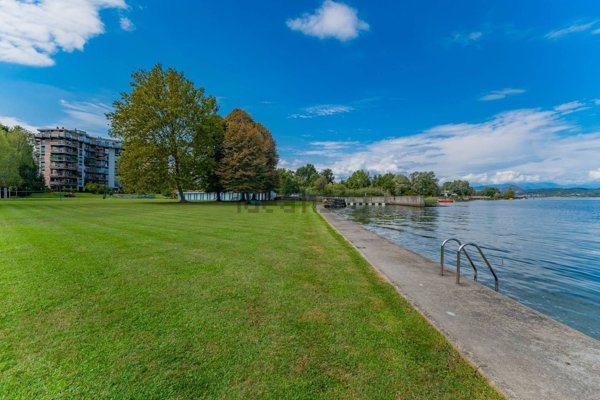 appartamento in vendita a Dormelletto