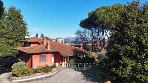 casa indipendente in vendita a Dormelletto