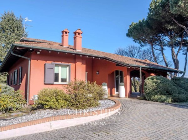 casa indipendente in vendita a Dormelletto