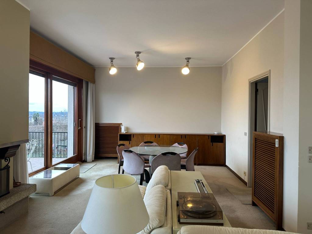 casa indipendente in vendita a Dormelletto