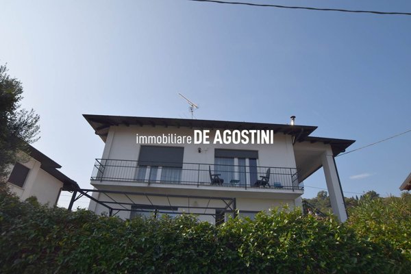 casa indipendente in vendita a Dormelletto