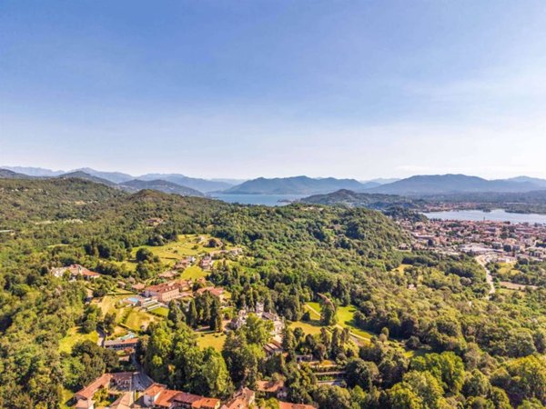 casa indipendente in vendita a Dormelletto