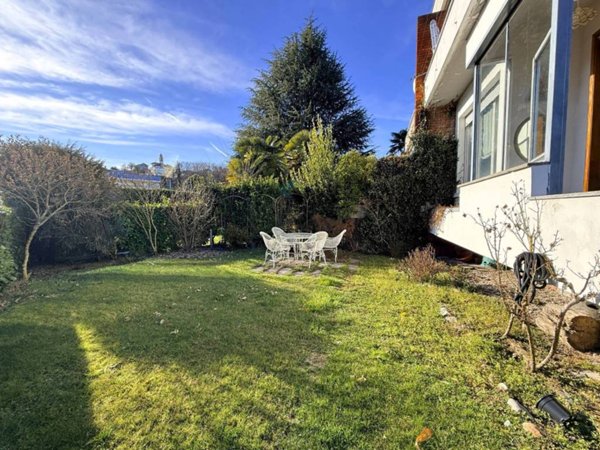 casa indipendente in vendita a Dormelletto