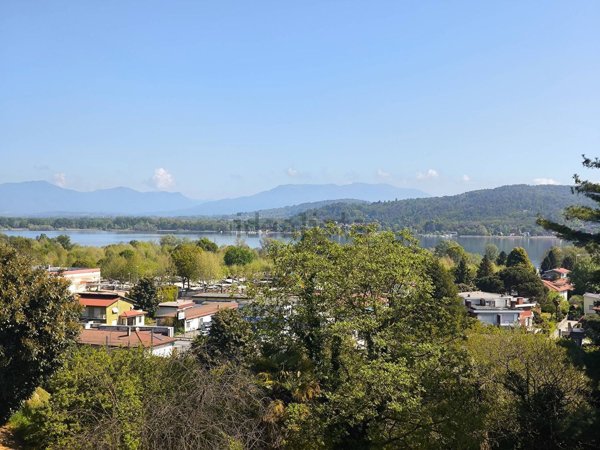 appartamento in vendita a Dormelletto