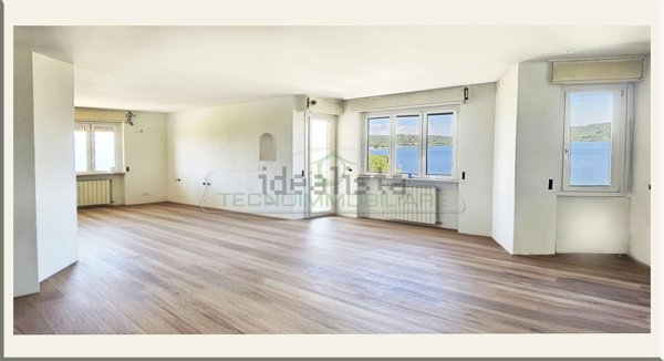 appartamento in vendita a Dormelletto