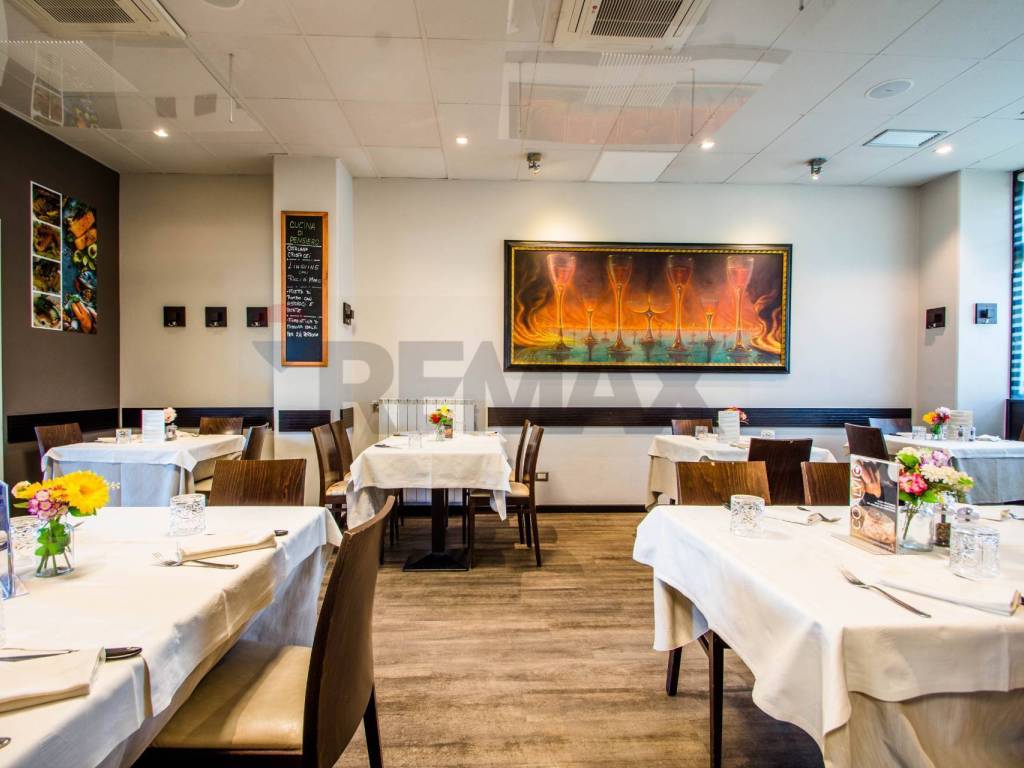 negozio in vendita a Dormelletto