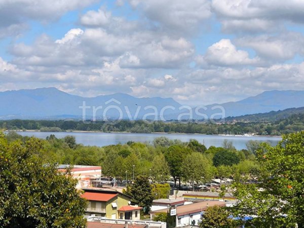 casale in vendita a Dormelletto