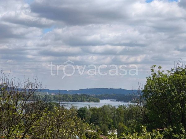 negozio in vendita a Dormelletto
