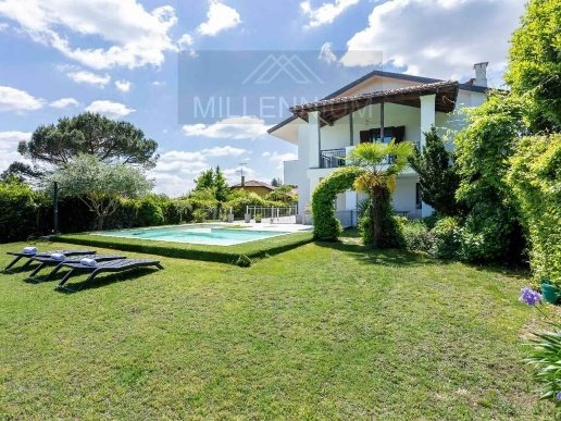 casa indipendente in vendita a Dormelletto
