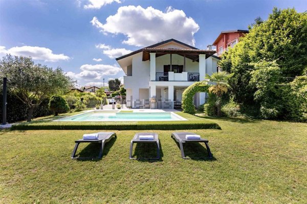 casa indipendente in vendita a Dormelletto