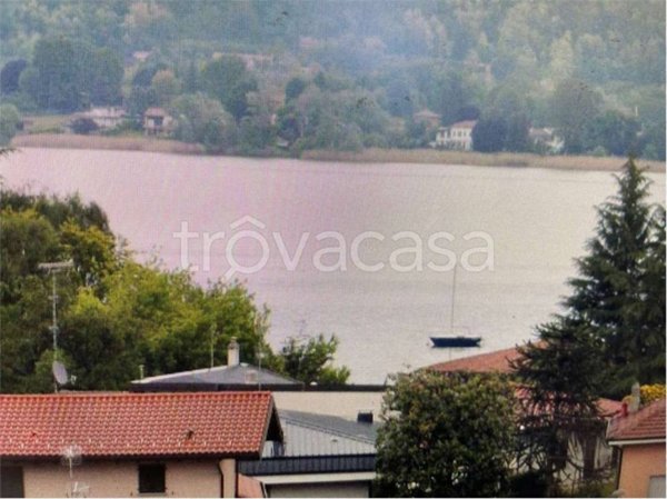 casa indipendente in vendita a Dormelletto