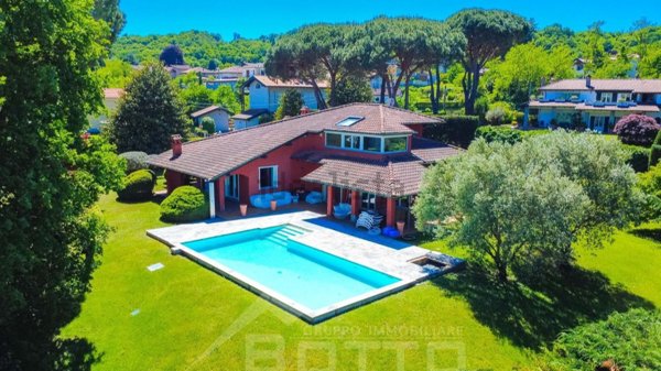 casa indipendente in vendita a Dormelletto