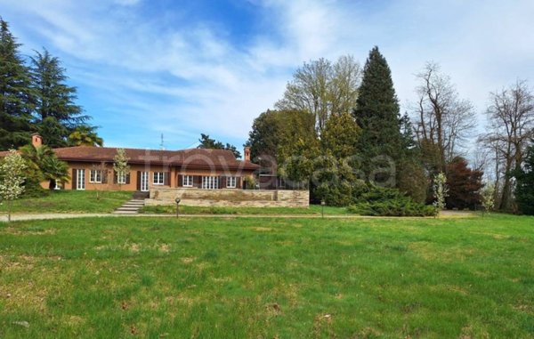 casa indipendente in vendita a Dormelletto