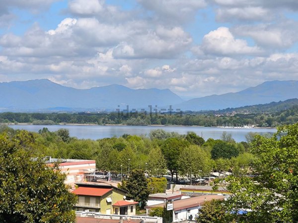 appartamento in vendita a Dormelletto