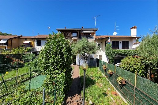 casa indipendente in vendita a Dormelletto