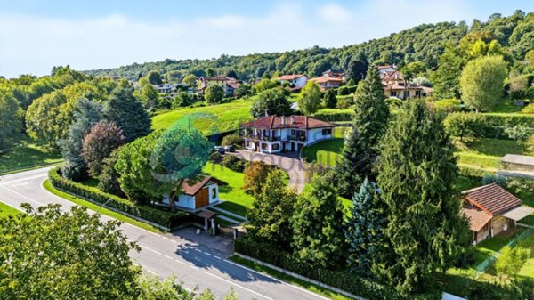 casa indipendente in vendita a Dormelletto