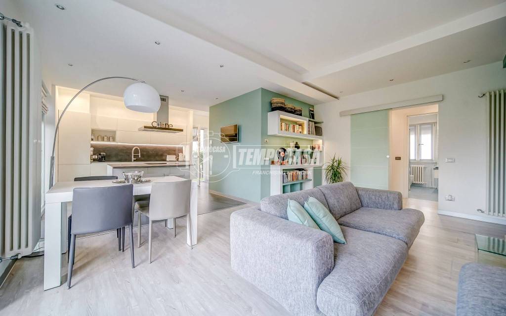 casa indipendente in vendita a Dormelletto
